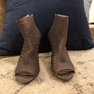 NEW Vince Camuto Heels